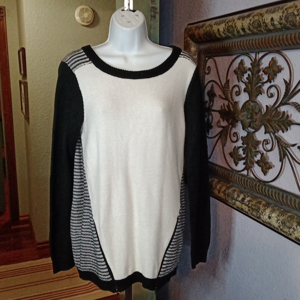Mossimo Sweater- Glittery Black/White w long sleeves, Zipper Accent Sz SP💚